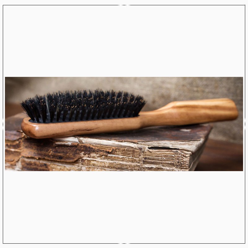 Brosse à barbe bois d'oliver poils sanglier